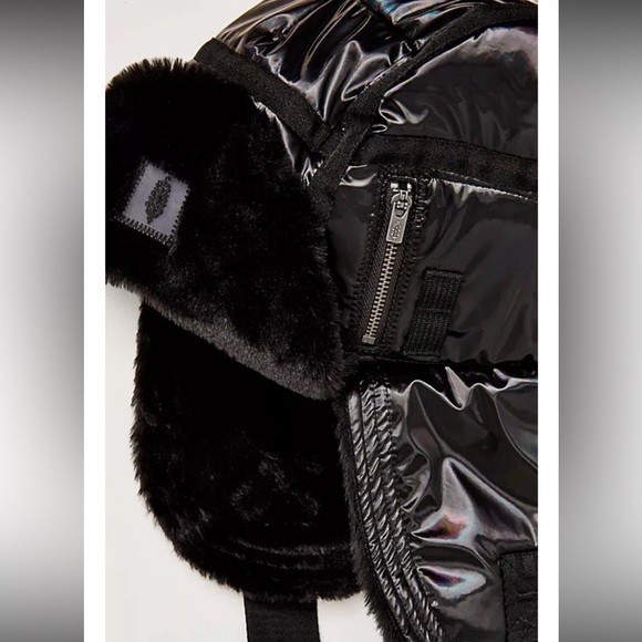 4033. Free People Supernova Puffer Trapper - Picture 4 of 5